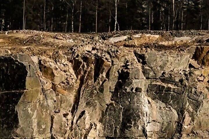В карьерах Каменногорского поселения пройдут массовые взрывные работы