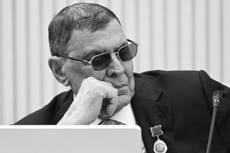 Умер один из соавторов российской Конституции