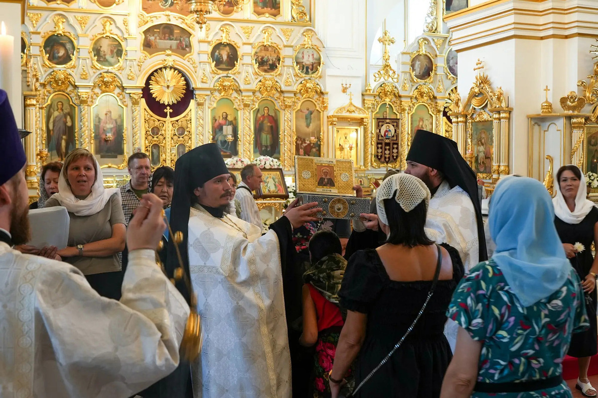 15,5 тысяч верующих приложилось к мощам Матроны Московской в Ульяновске