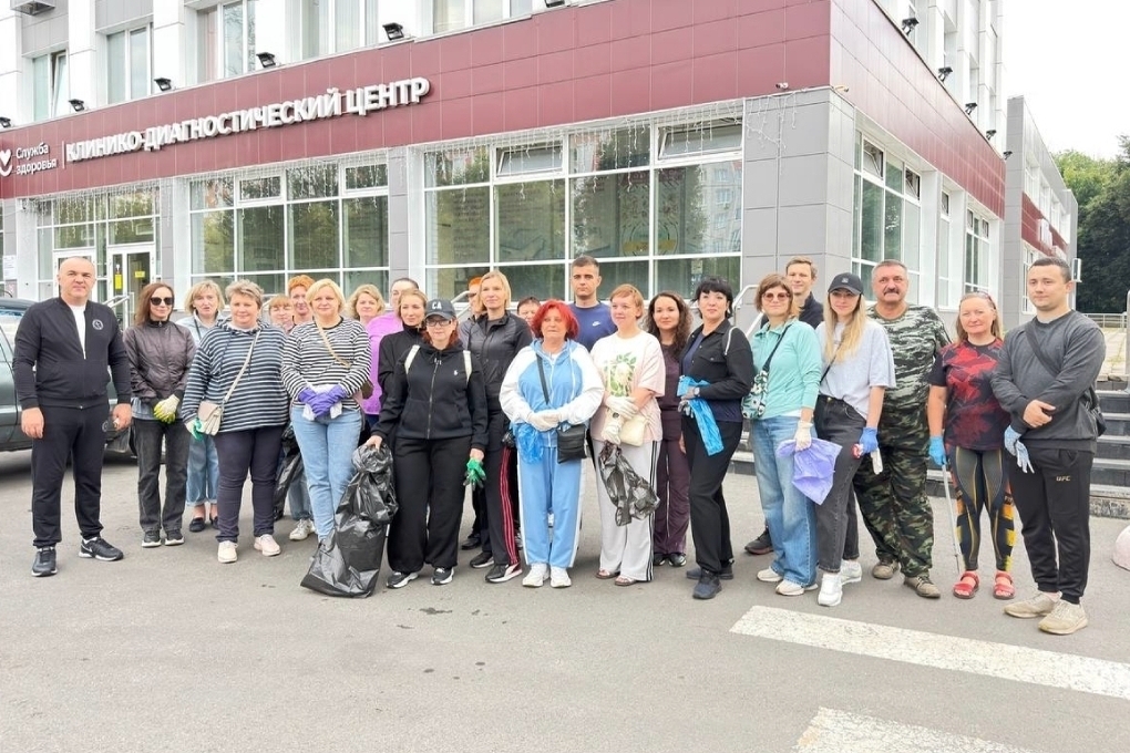 Брянские медицинские работники приняли активное участие в субботнике