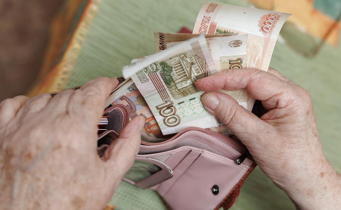 Почти половина россиян стали «финансовыми директорами» своих родителей
