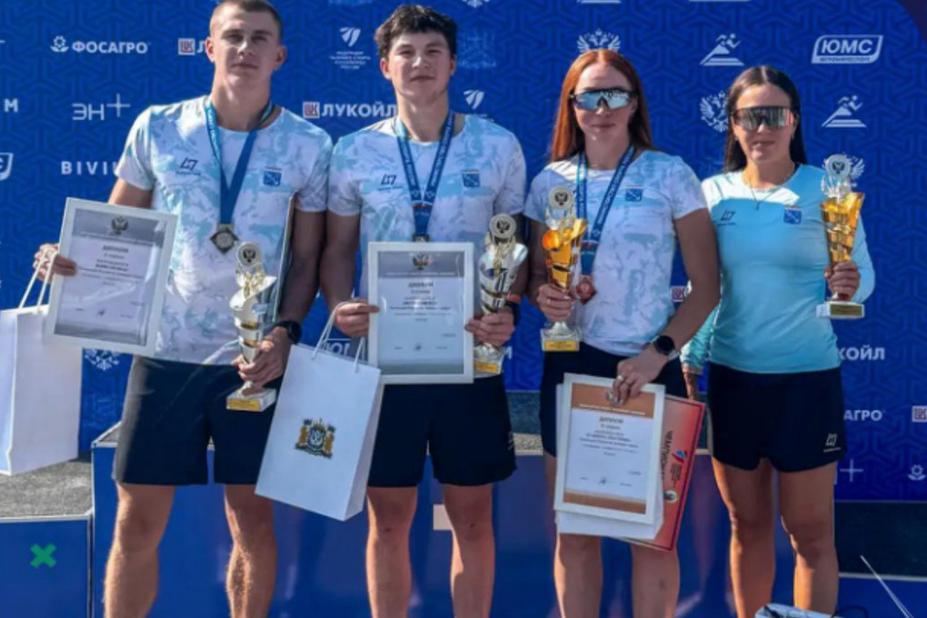 Сборная Ленобласти взяла бронзу на чемпионате по лыжным гонкам в Ханты-Мансийске