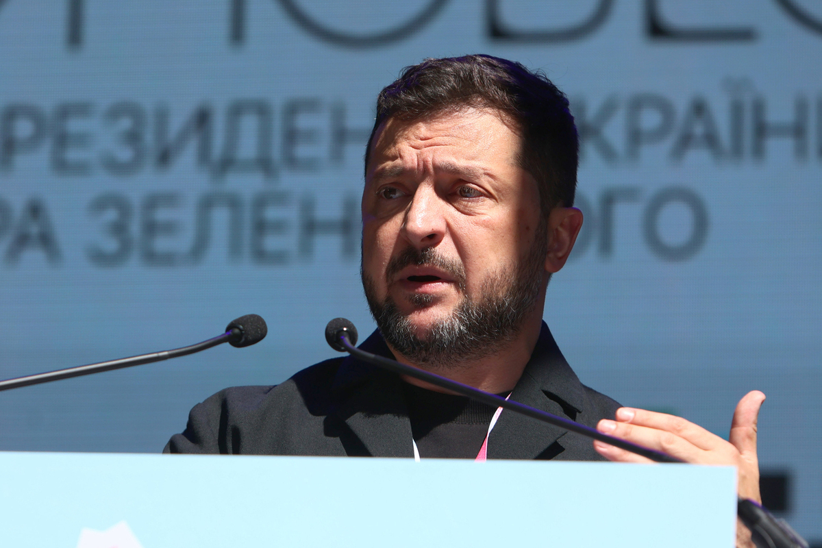 Экс-депутат Рады объяснил, почему Зеленский делает нацистов героями