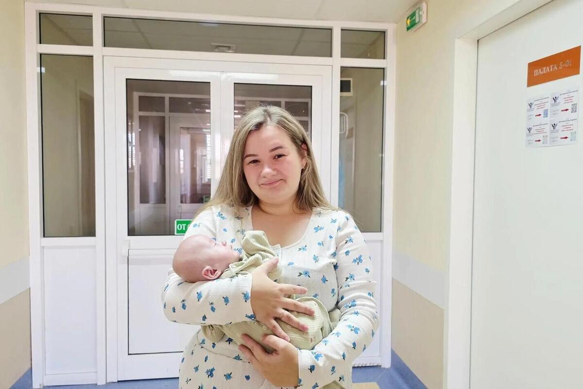 В Волгограде врачи выходили девочку весом 640 граммов