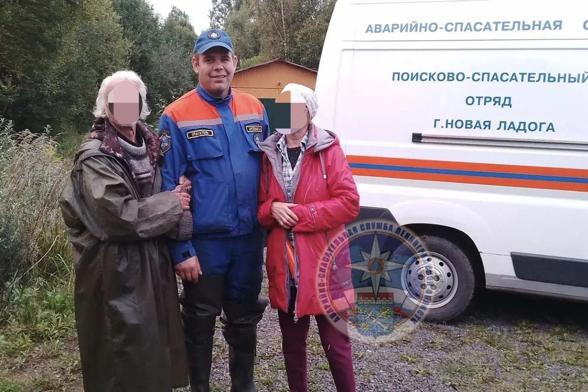 Пожилого мужчину нашли и вернули родственникам из чащи Волховского района