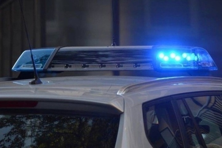 Полиция Новосибирска разыскала мужчину, избившего женщину возле супермаркета