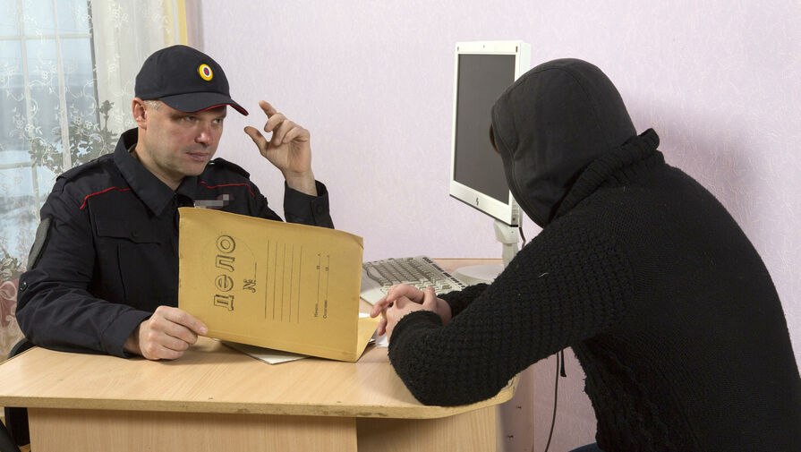 Адвокат объяснил, почему "брать" 51-ю статью на допросе, как это делают в сериалах, опасно