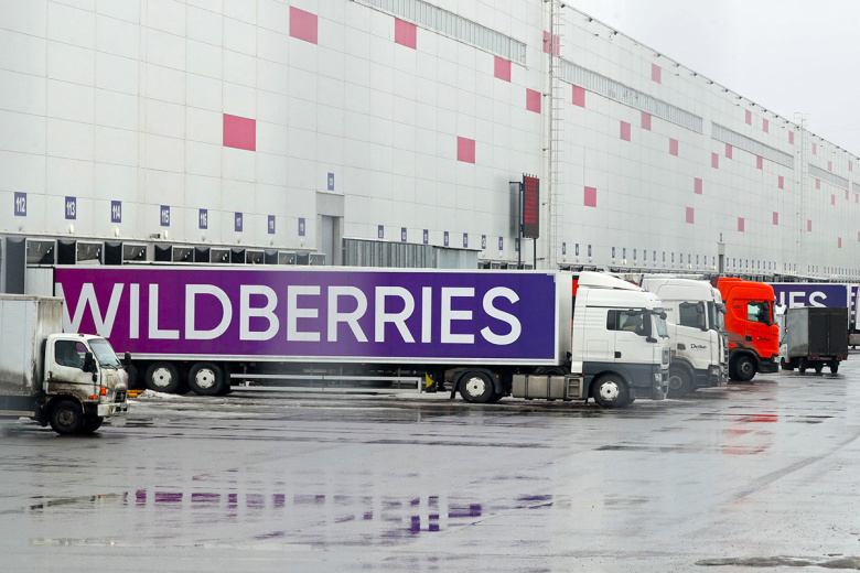 Удар БПЛА спровоцировал мощный пожар на складе Wildberries под Тамбовом