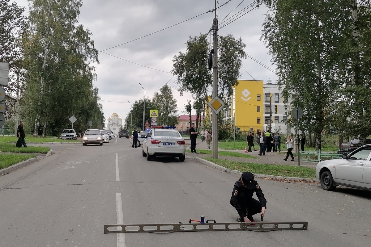 В Серове женщина на Daewoo сбила семилетнего мальчика на самокате