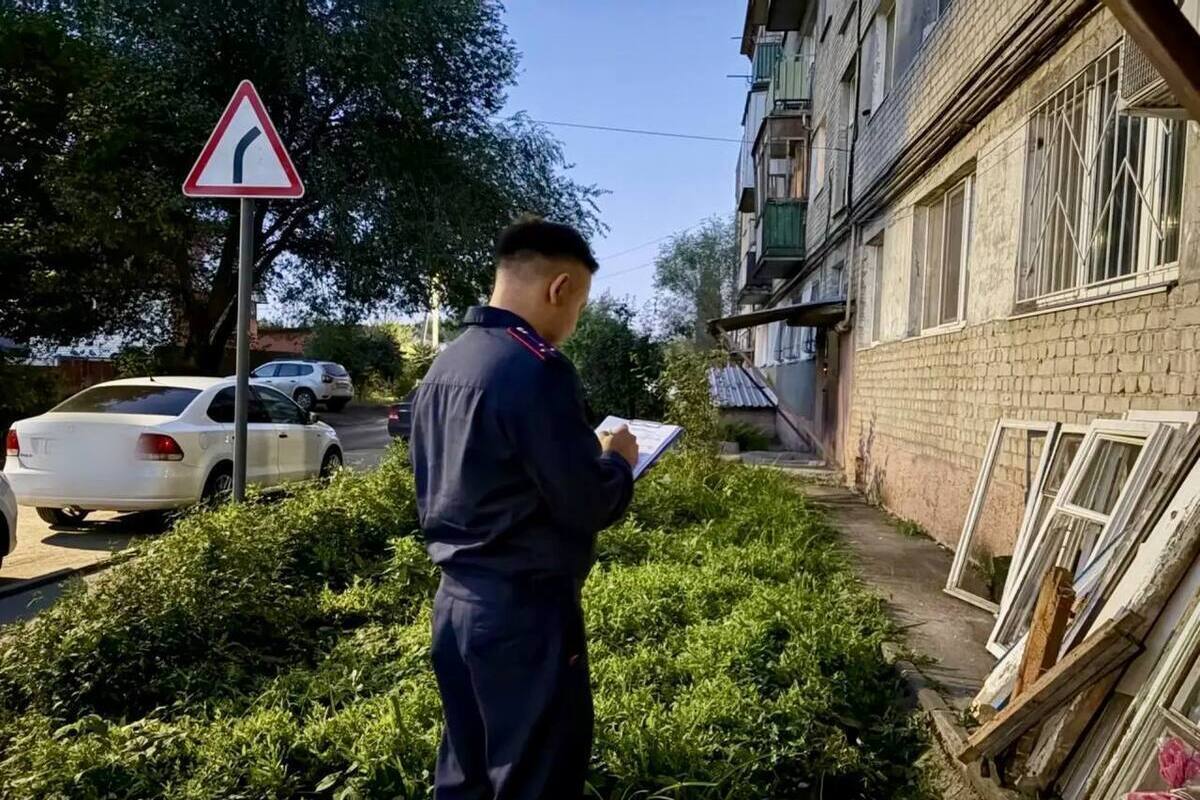 Двухлетний ребенок выпал из окна в Заводском районе