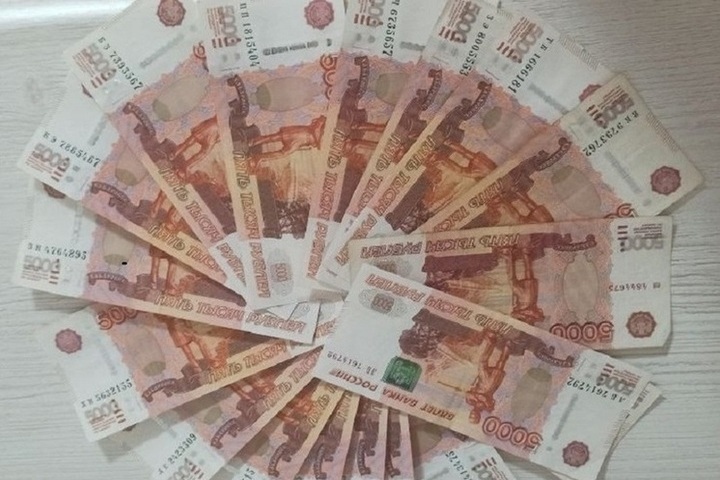 Средняя зарплата в Костромской области достигла 68 378 рублей