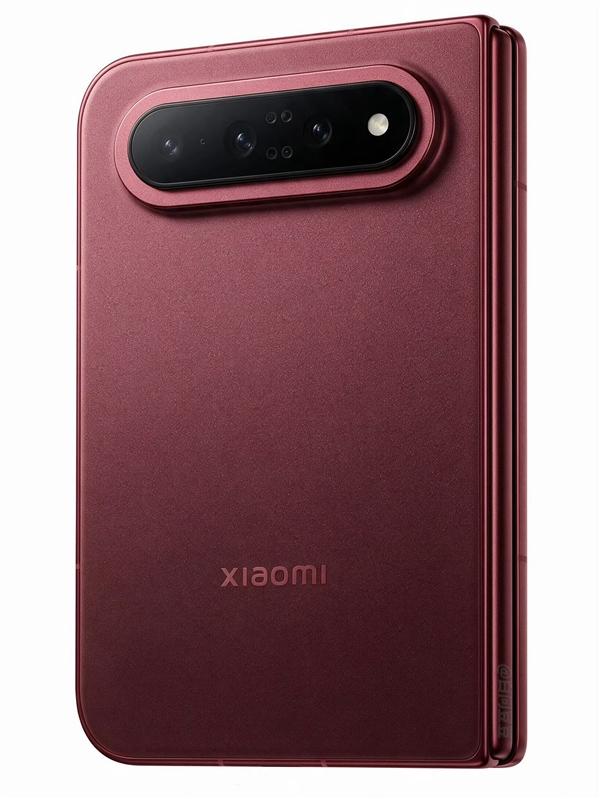 Xiaomi 18 Fold впервые засветился вживую