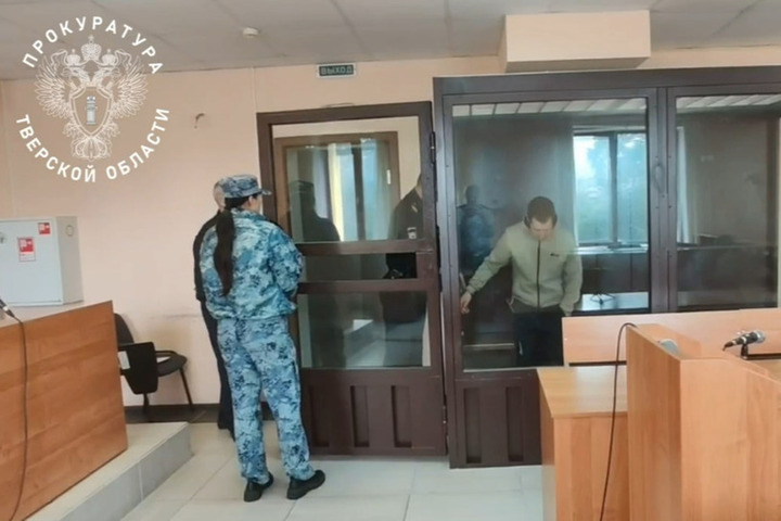 В Твери за убийство приятеля ножом под стражу заключили местного жителя