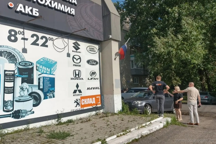 Праздничный облик города: в Пензе проинспектировали объекты торговли