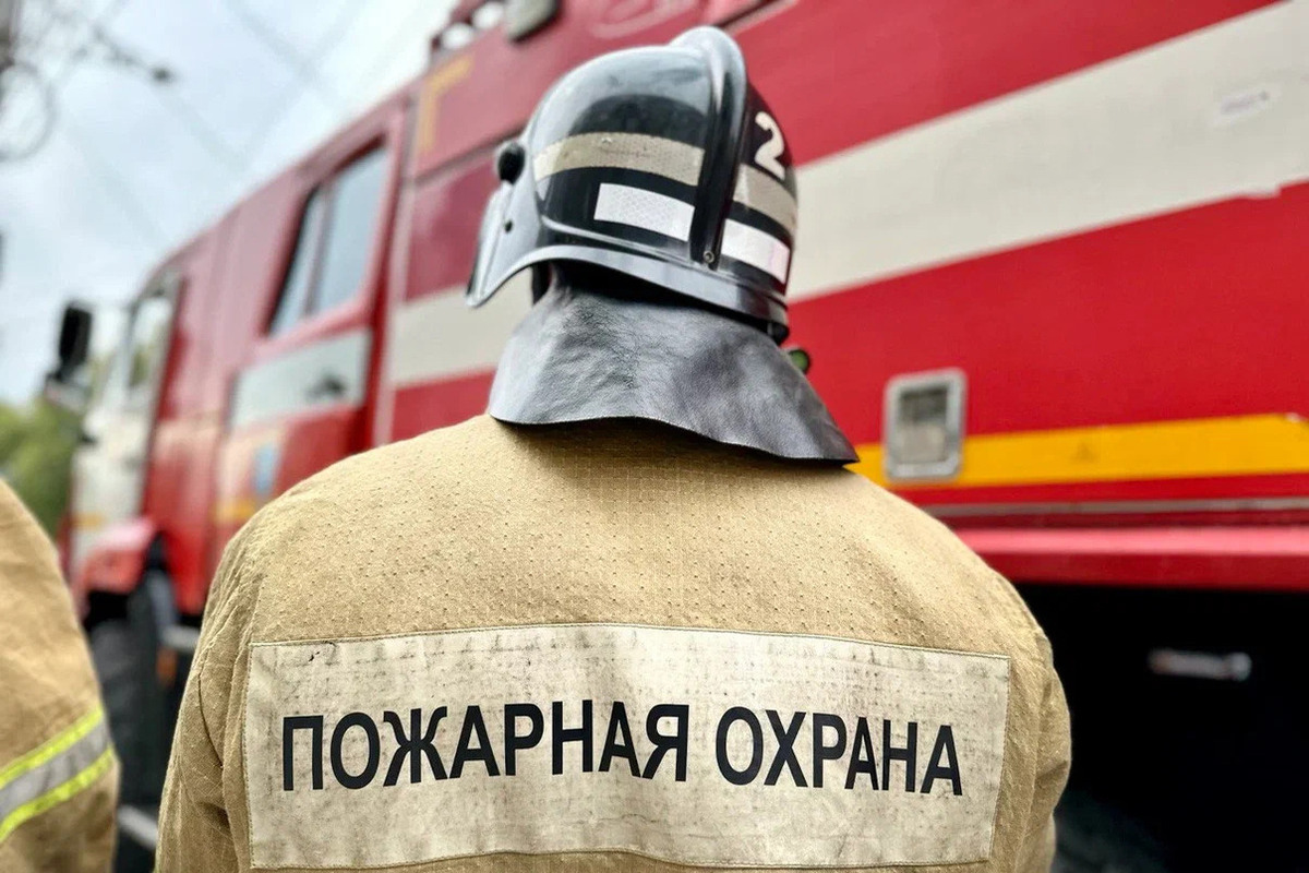 Огнеборцы потушили пожар в дачном доме в Рыбновском районе