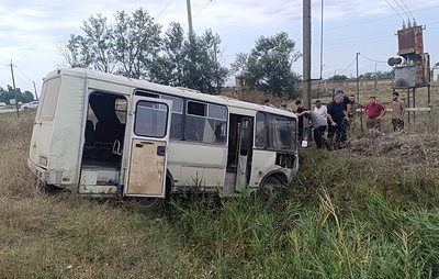 В Дагестане автобус с пассажирами съехал в кювет