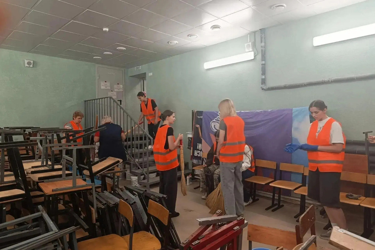 В Курске 170 старшеклассников работали на каникулах в школьных бригадах