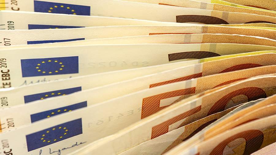 Euronews сообщил о недовольстве ЕС просьбой Зеленского выдать кредит авансом