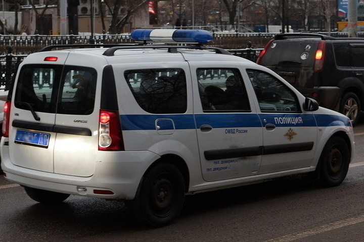 Мужчина в маске забрался в чужой дом и напал на женщину