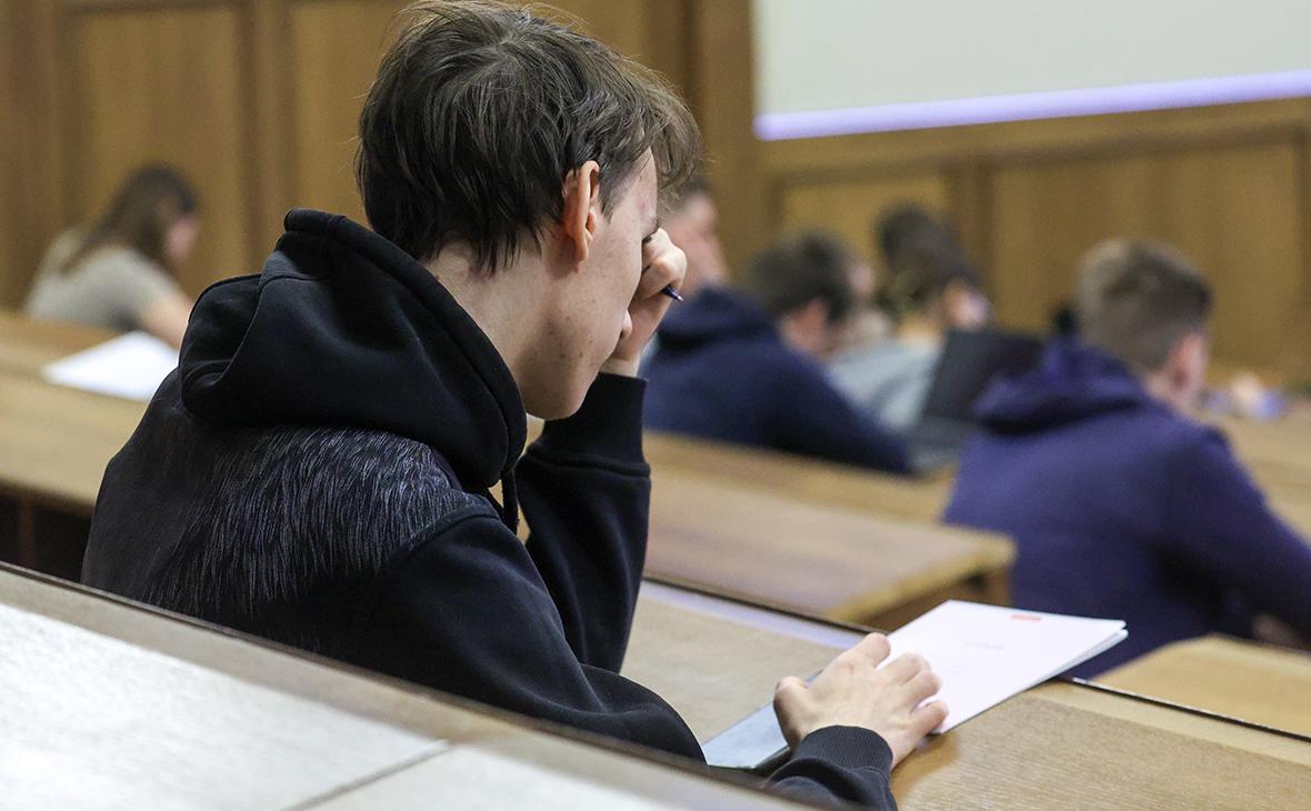 Бакалаврам и магистрам в России дадут доучиться по прежней программе