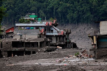Россияне застряли на туристических маршрутах в Непале из-за мощного паводка