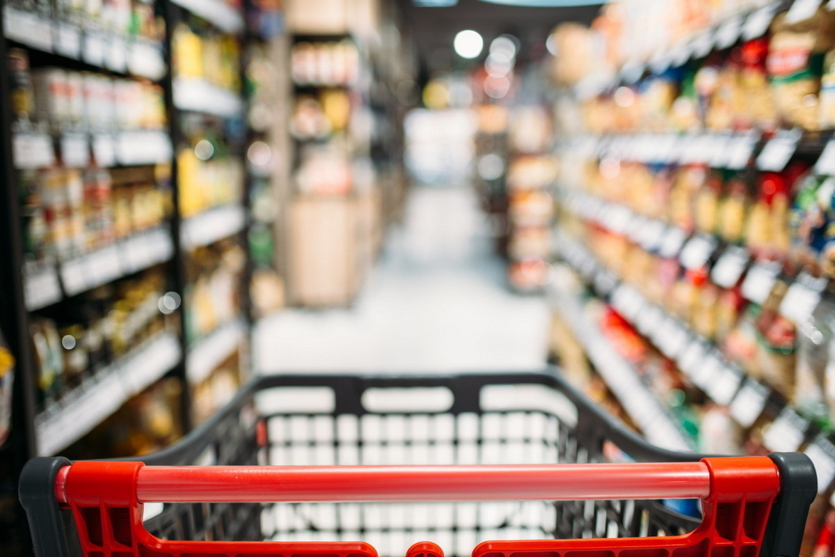 Скупой платит здоровьем: чем опасны продукты из магазинов «всё по одной цене»
