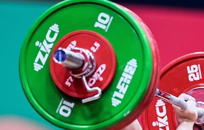 Российская штангистка Козлова выиграла золото ЧЕ среди девушек