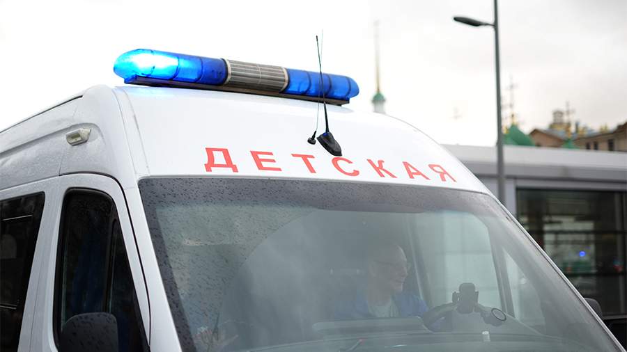 В Петербурге ребенок попал в больницу после поездки на траволаторе в ТЦ