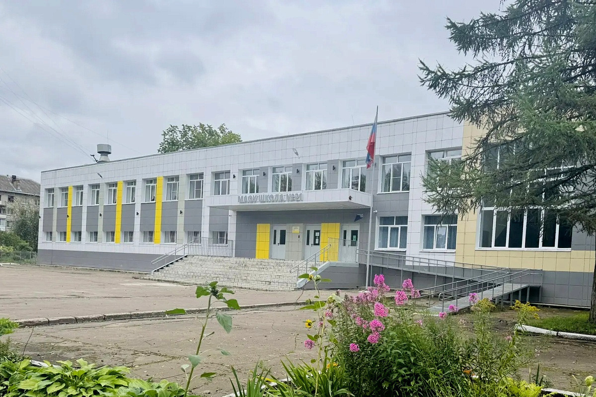 В Новгородской области модернизировали электроснабжение 3-х школ и общежития
