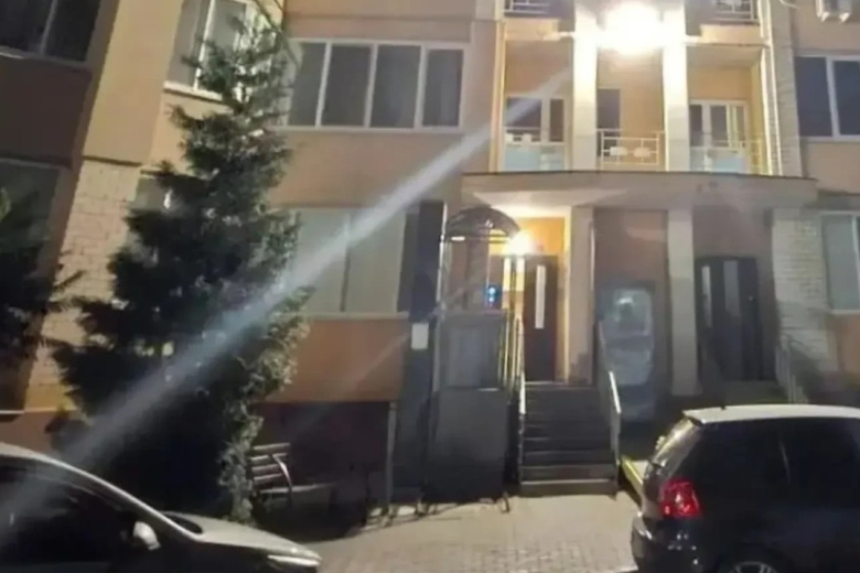 Девушка-подросток разбилась при падении с 11-го этажа в Брянске