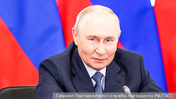 Путин в шутку сказал «Караул!» на просьбу Ковальчука дополнить доклад