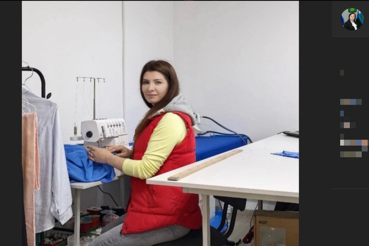 Жительница Алексеевского округа открыла швейную мастерскую по соцконтракту