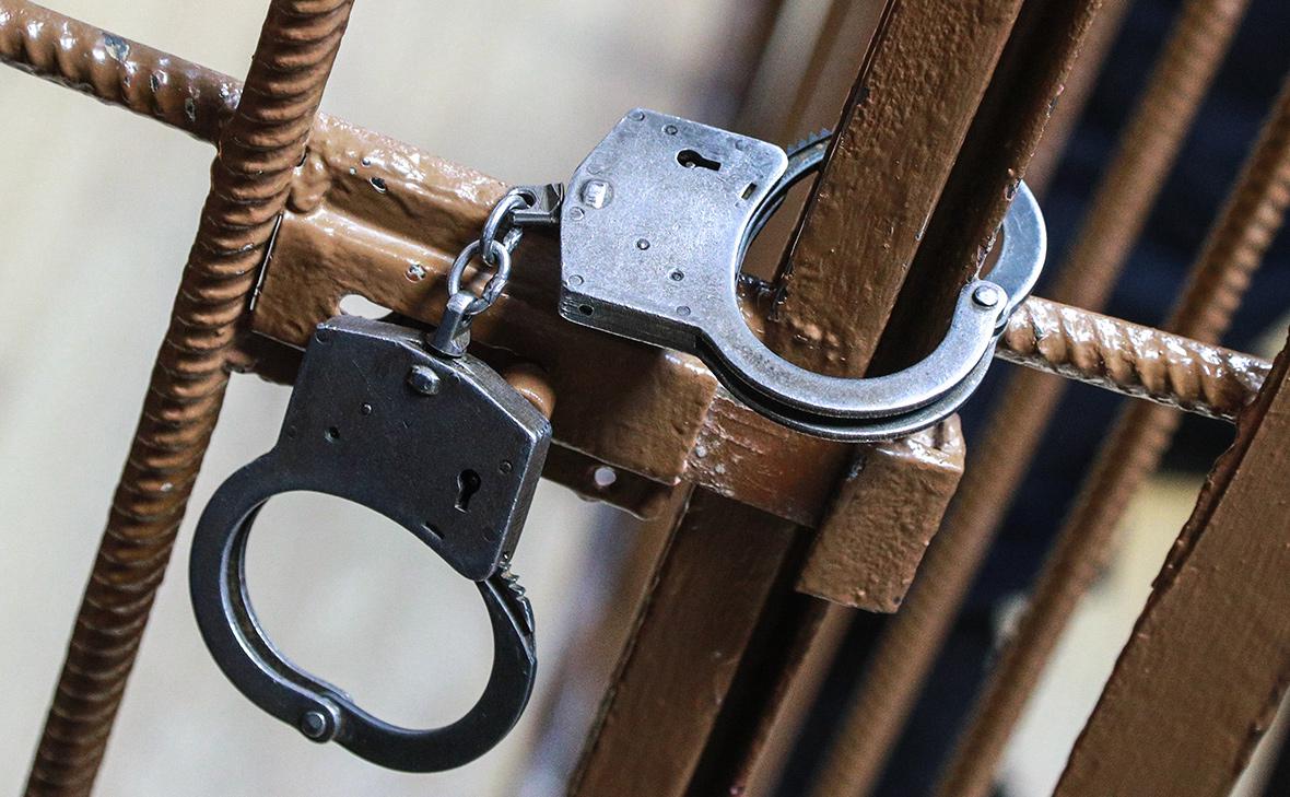 Во Владивостоке шестерых медиков осудили за продажу 13 новорожденных