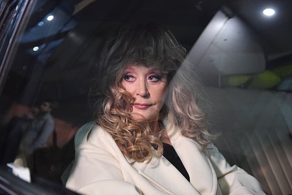 Внешность 77-летней Аллы Пугачевой восхитила пользователей сети