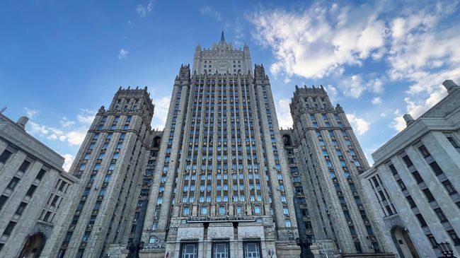 Россия объявила персоной нон грата сотрудника посольства Румынии в Москве