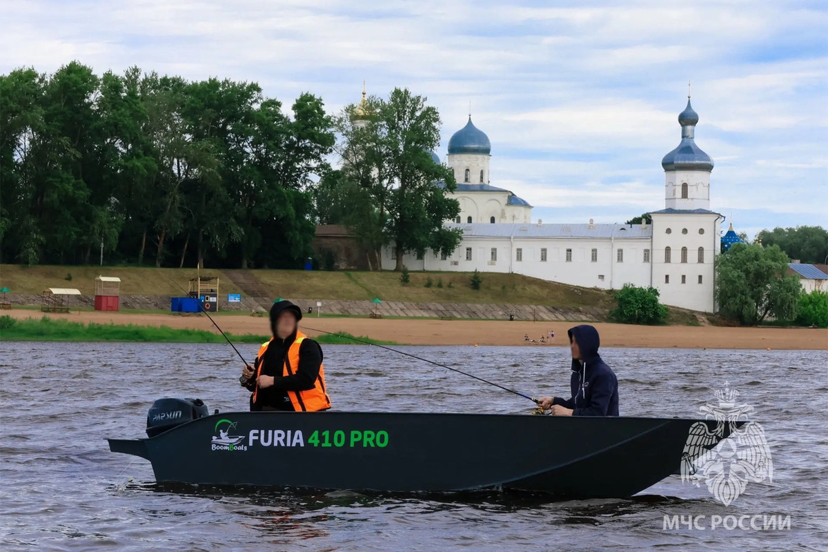 Спасатели зафиксировали 13 нарушителей на воде за неделю в Новгородской области