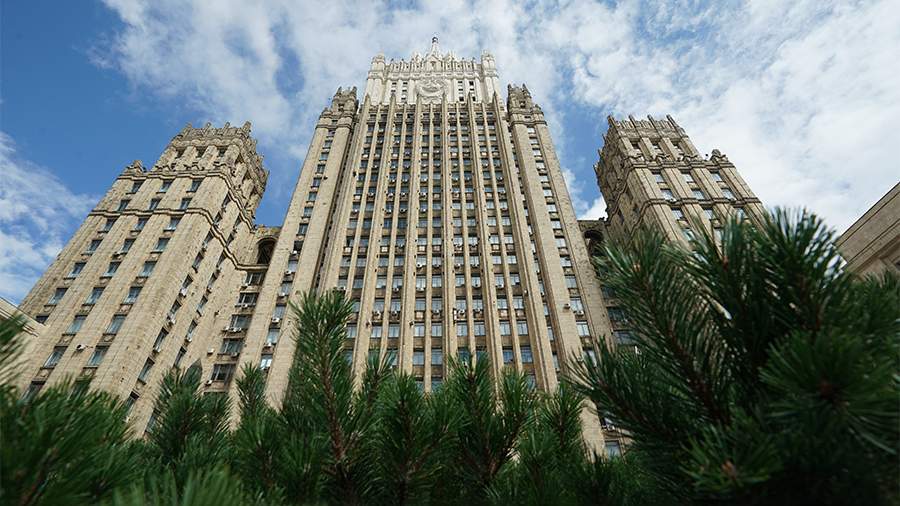 Сотрудник посольства Румынии в Москве объявлен персоной нон грата в России