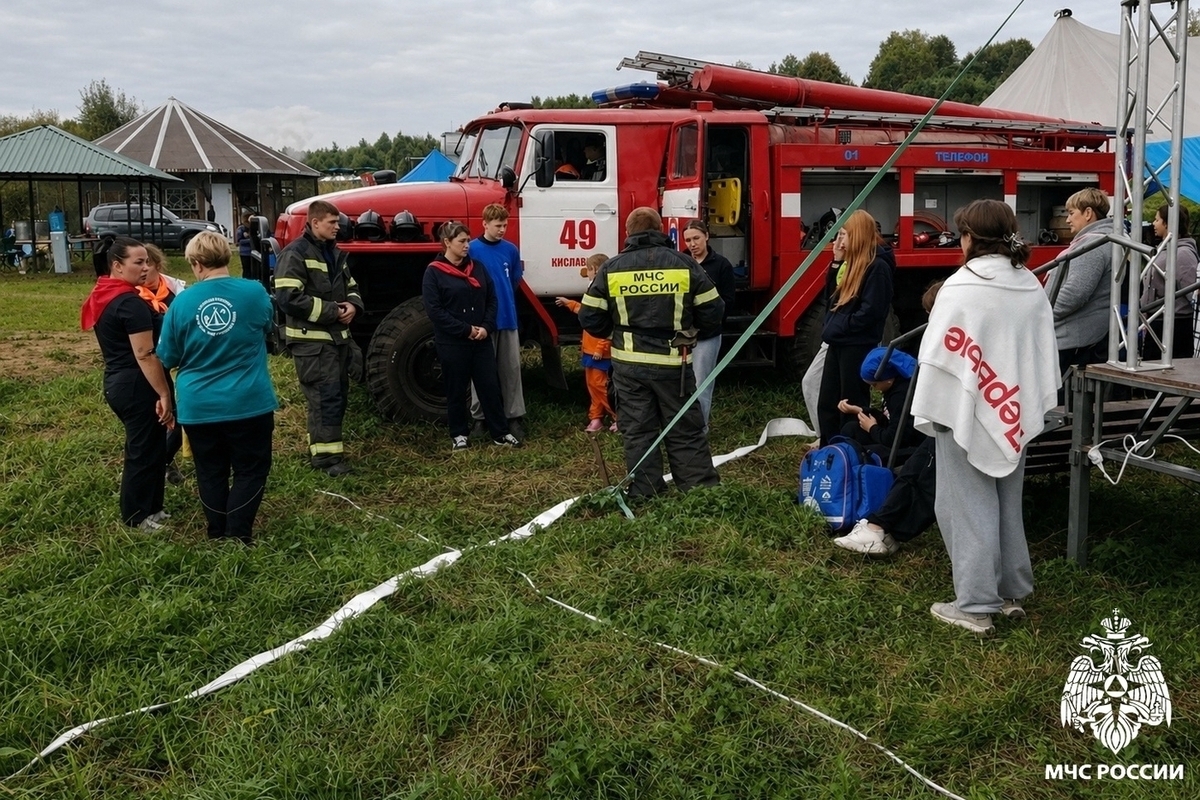 Смоленские спасатели провели показательное занятие на фестивале «Соседи»
