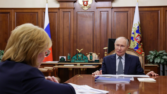 Путин рассказал, что его отец много лет был донором