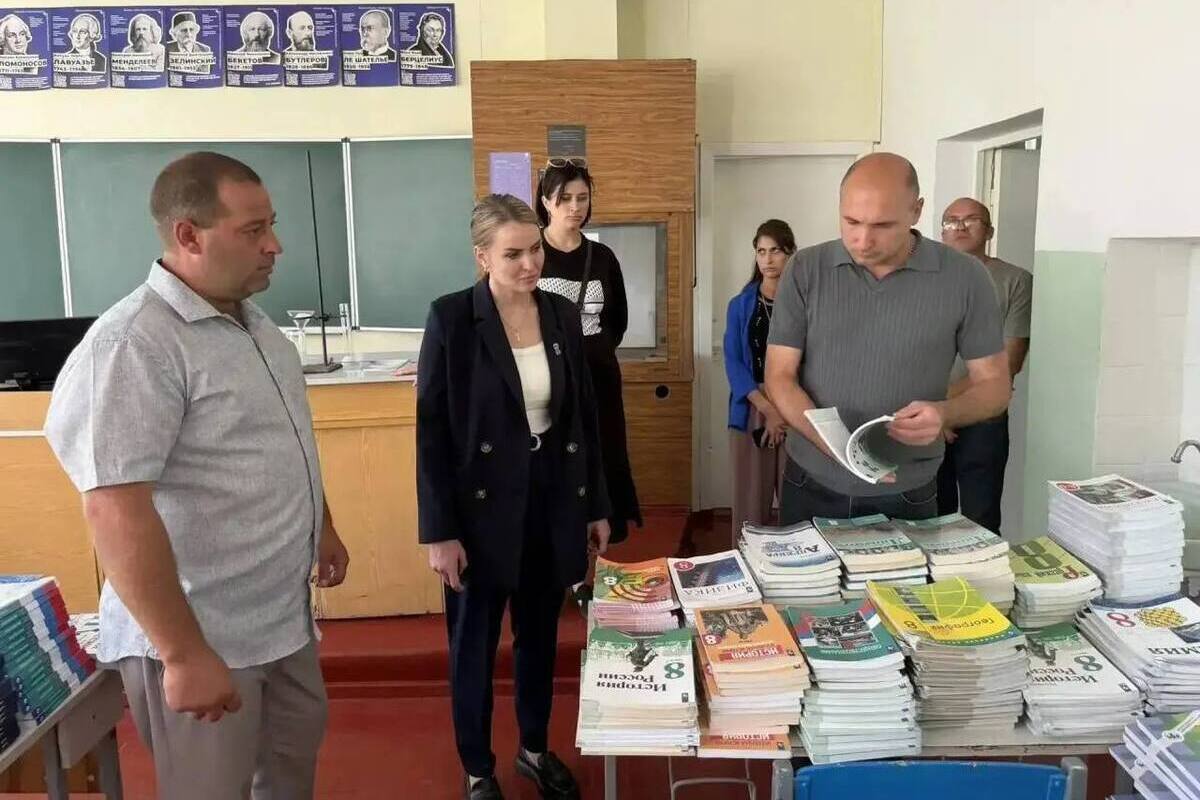 Скадовские единороссы проверили готовность школ к новому учебному году