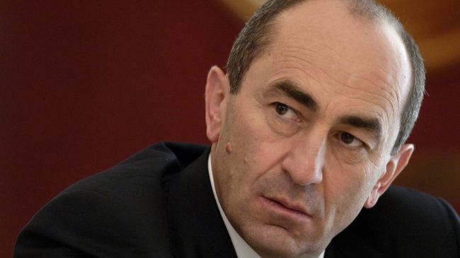 Экс-президента Армении Кочаряна увозят из больницы в изолятор