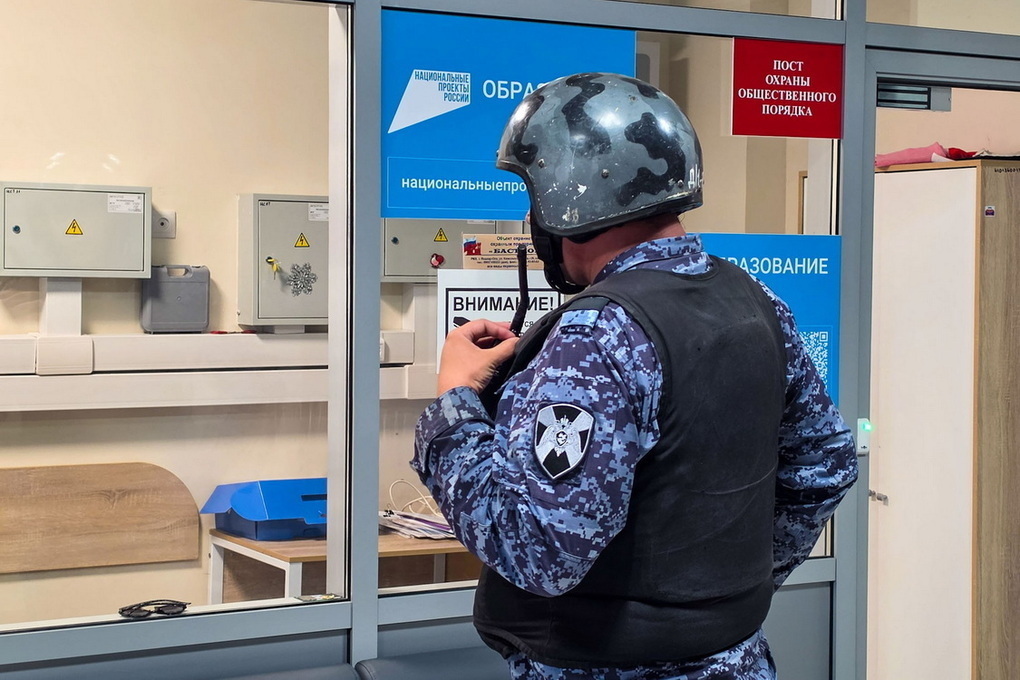 Росгвардейцы приняли участие в комиссионной проверке готовности образовательных учреждений к новому учебному году в Марий Эл