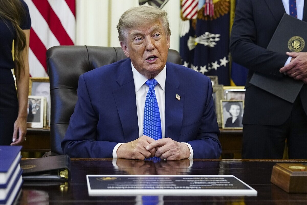 Трамп заявил, что с удовольствием выдвинул бы свою кандидатуру на третий срок