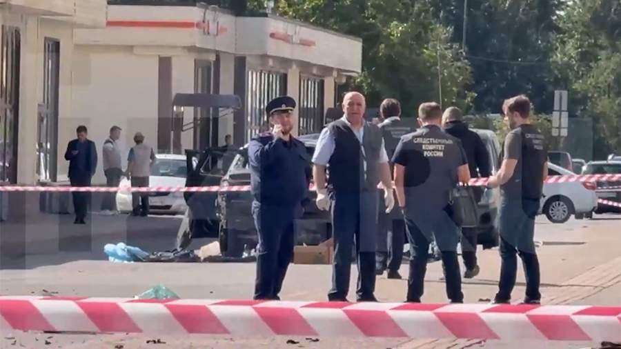 Стали известны имена погибшего и пострадавшей при взрыве машины в Петербурге