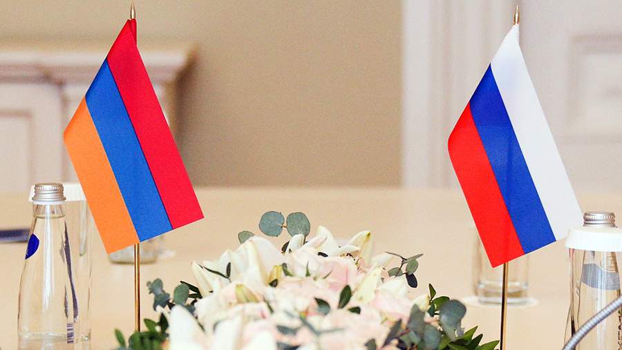Захарова указала на репрессии против оппозиции в Армении из-за дружбы с Россией