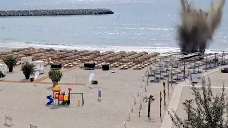 В Румынии туристы вытащили из моря обломки беспилотника со взрывчаткой