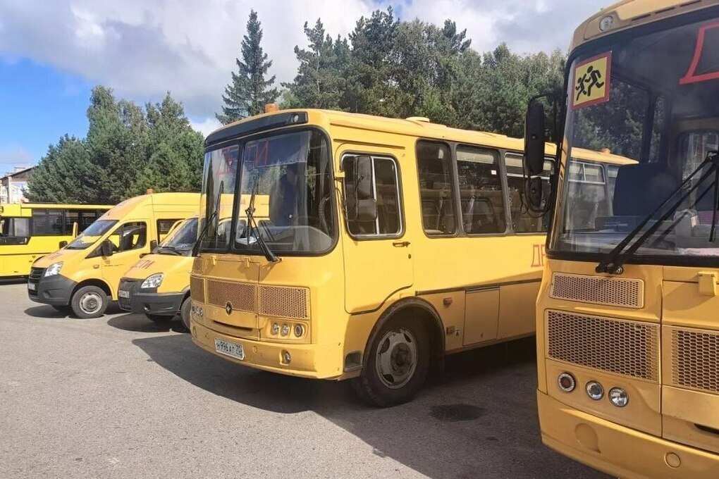 Школьные автобусы в Зырянском районе прошли проверку в преддверии учебного года