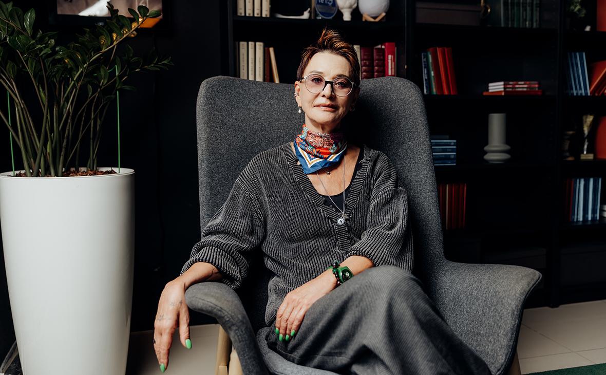 Хаос и актуальность. Ирина Хакамада посоветовала, какие книги прочитать