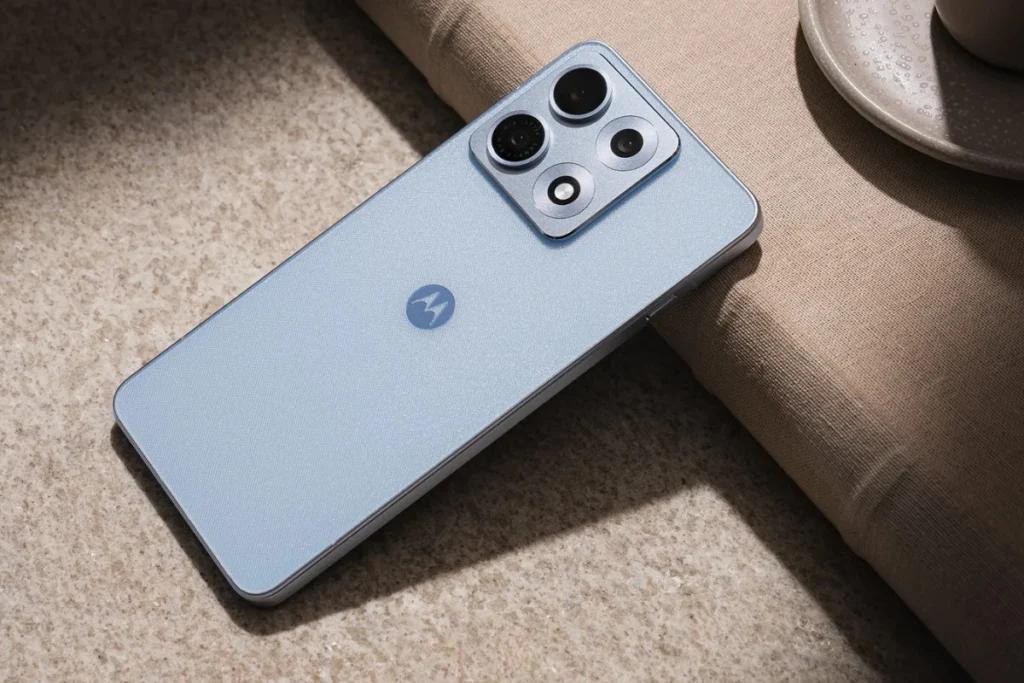 Смартфоны Motorola обновляют до Android 17: обмен файлами с iPhone и другие новые функции