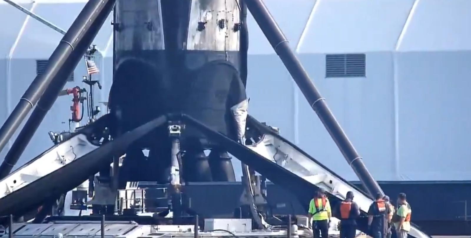 Ушла эпоха: ракета Falcon 9 после своего 37-го полета вернулась в порт Канаверал
